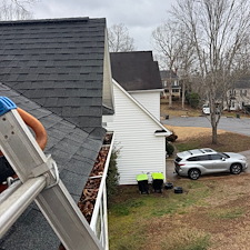 Gutter-Cleaning-and-Gutter-Guard-Installation-in-Simpsonville-SC-1 4